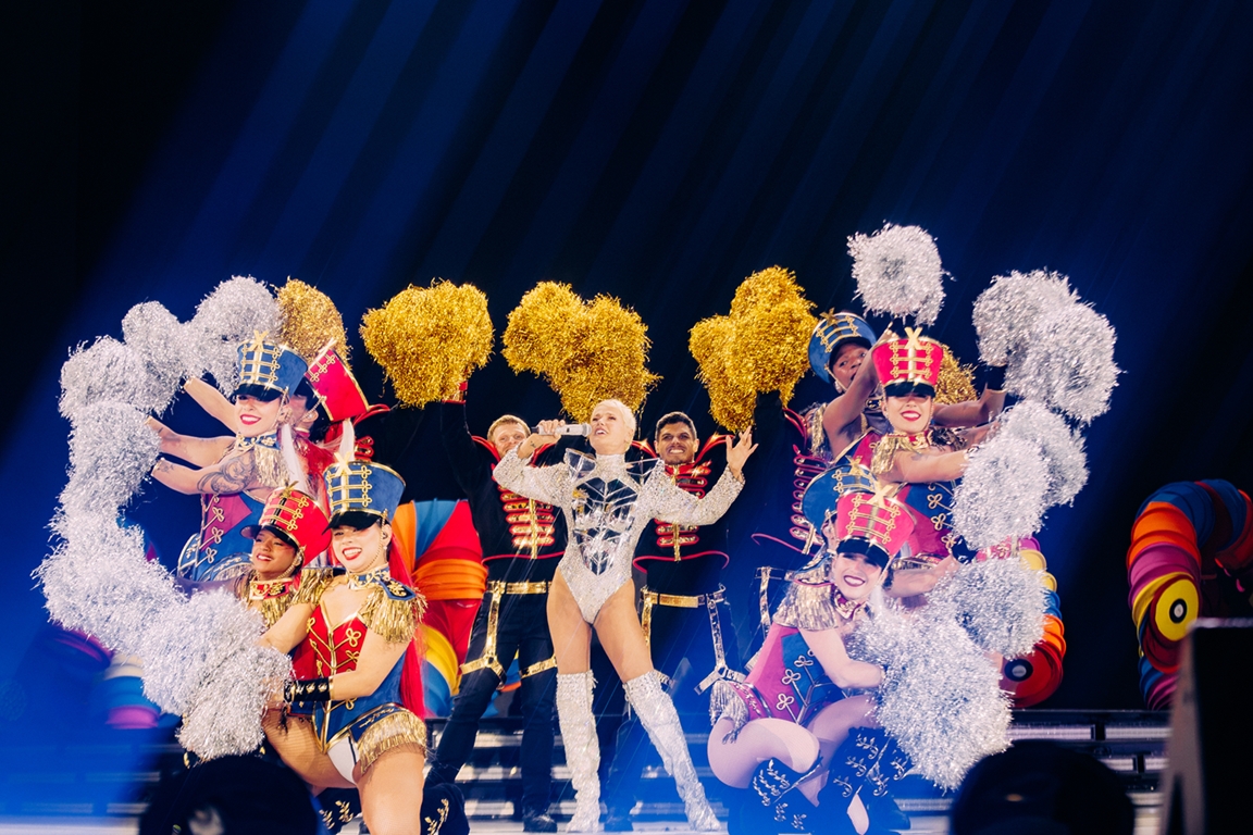 Xuxa reúne 50 mil pessoas em estreia emocionante de “O Último Voo da Nave” em São Paulo