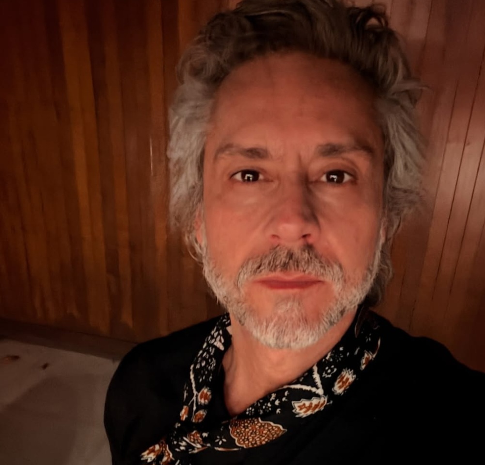 Alexandre Nero brinca após foto musculosa viralizar e revela que imagem foi criada com IA