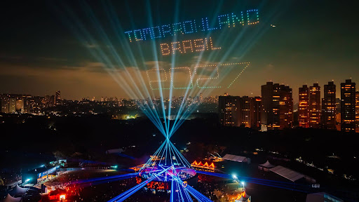 Tomorrowland amplia atuação no Brasil e aposta em novas experiências para marcas em 2027
